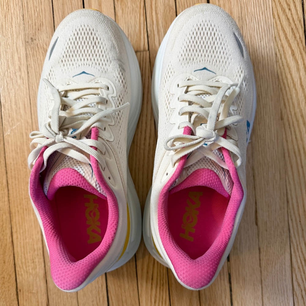 Women’s Hoka bondi 9